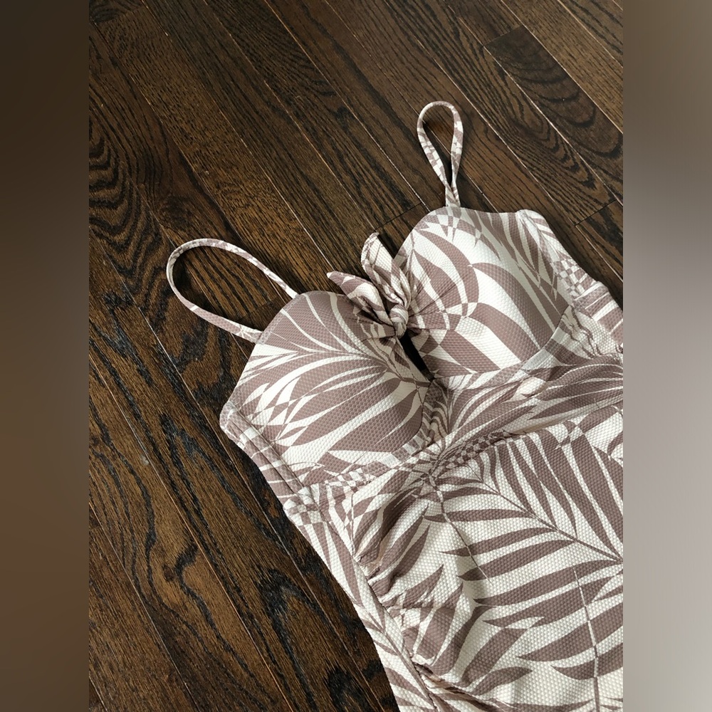 Kona Sol Women's L Palm Pique Bandeau Full Coverage One Piece Swimsuit - EUC! - Picture 3 of 15